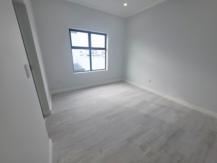 5 Bedroom Property for Sale in Sandown Western Cape